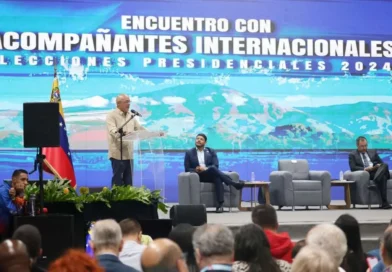 Jorge Rodríguez agradece a veedores electorales su compromiso con el país